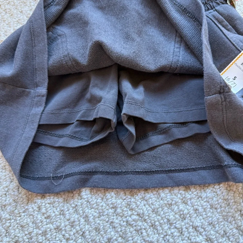 NWT Cat & Jack Gray Skort size 6/7